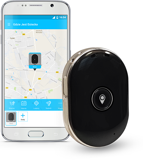 Biały telefon komórkowy ze screenem z aplikacji Gdzie Jest Dziecko, na którym zaznaczona na mapie jest lokalizacja nadajnika GPS oraz czarne urządzenie mini GPS od Bezpiecznej Rodziny